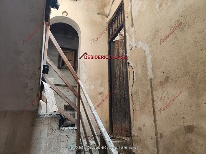 Casa con 10 locali in affitto in Via Giuseppe Sunseri Palermo Pa Italia, Palermo