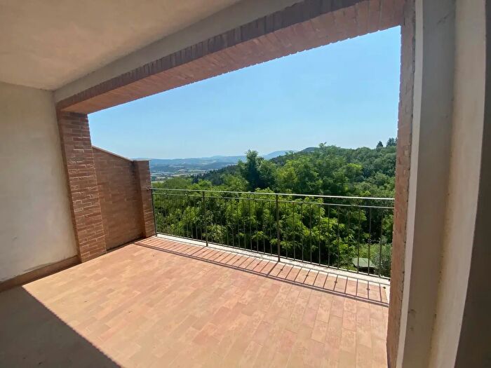Casa con 7 locali in vendita in Strada Ponte Rio Ponte Pattoli, Perugia