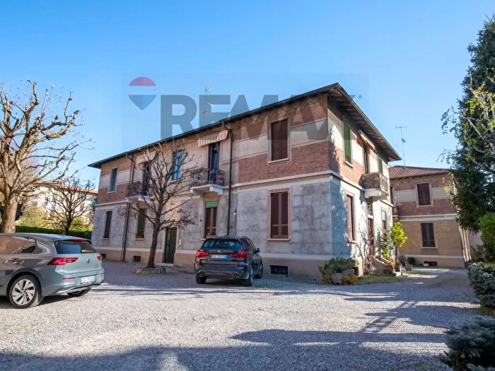 Appartamento trilocale in vendita in Via Cesare Correnti, Legnano