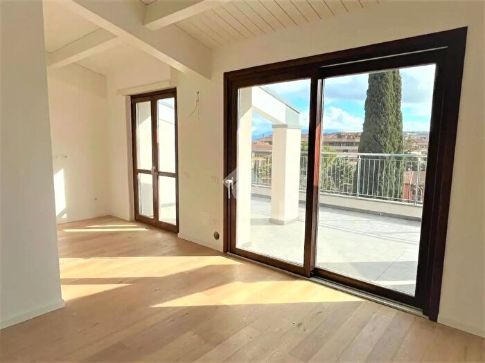 Appartamento trilocale in vendita in Via Adriatica, Perugia