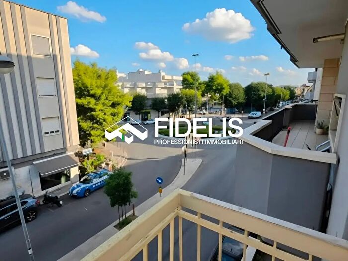Casa con 6 locali in vendita in Via Verdi, Andria