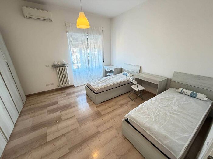 Appartamento trilocale in affitto in Viale Guglielmo Marconi, Marconi, Roma