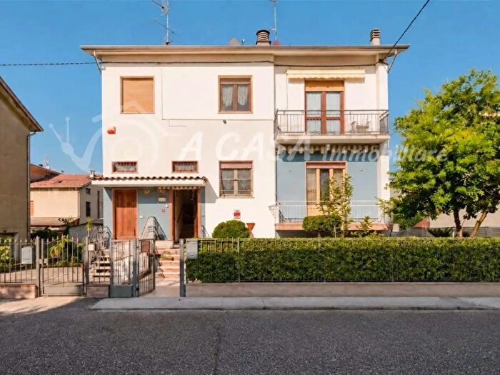 Casa con 5 locali in vendita in Via Padre Lorenzo Gambara, Polesine Zibello