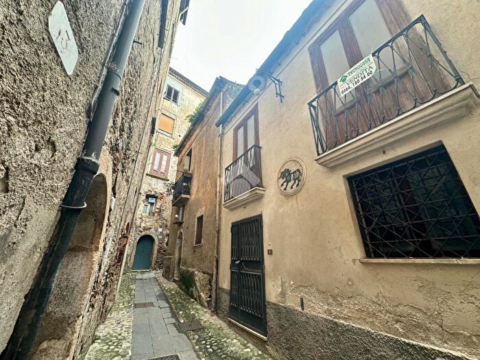 Case in Vendita e in Affitto - 3