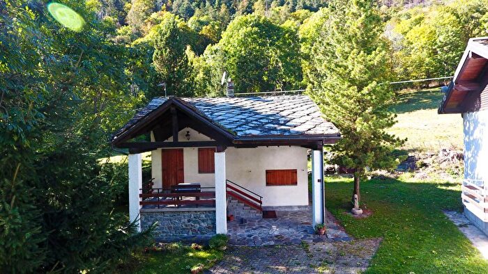 Casa con 5 locali in vendita in Frazione Poutaz, Antey Saint Andre