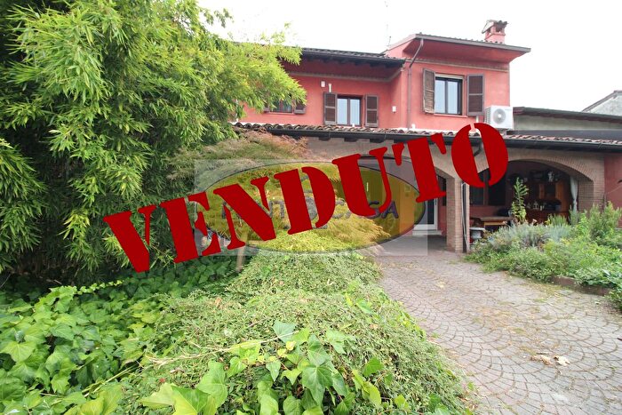 Casa quadrilocale in vendita in Frazione Pantiara, Borghetto Lodigiano