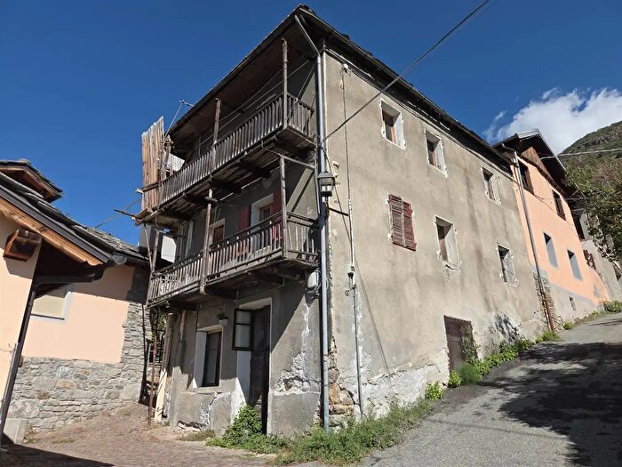 Casa con 8 locali in vendita in Frazione Eclou, Quart