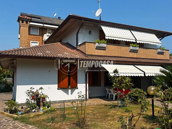 Casa quadrilocale in vendita in Via Daniele Manin a, Nova Milanese