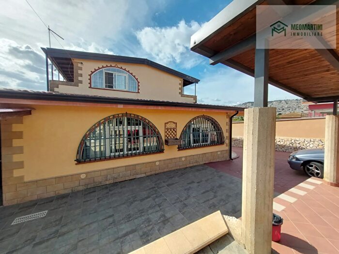 Casa con 7 locali in vendita in Via Volpicelli Siracusa Sr, Siracusa