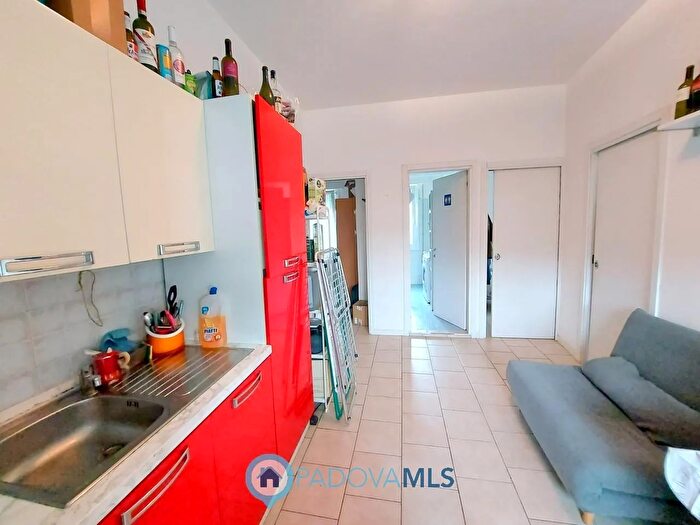 Appartamento quadrilocale in vendita in Via Redipuglia, Padova