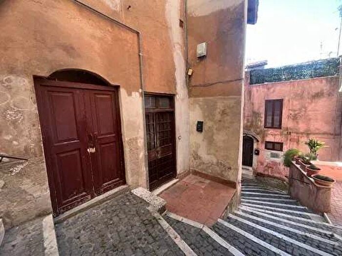 Appartamento trilocale in affitto in Vicolo Del Negrino, Centro, Zagarolo