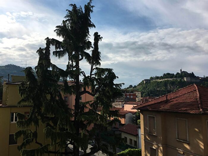 Appartamento con 5 locali in vendita in Brescia