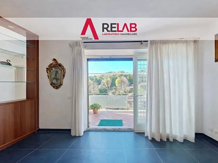 Appartamento quadrilocale in vendita in Viale Platone, Roma