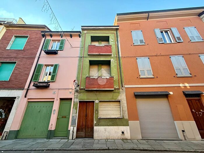 Casa con 5 locali in vendita in Via San Fiorenzo, Fiorenzuola DArda