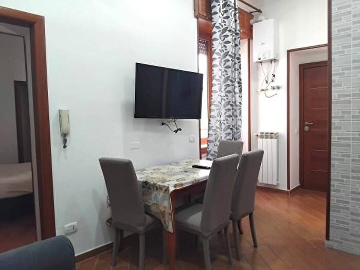 Appartamento bilocale in affitto in Via Speranzella, Napoli