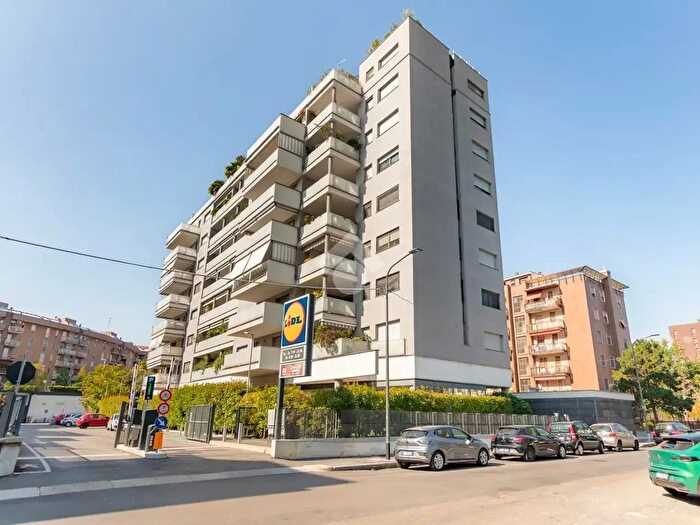 Appartamento trilocale in vendita in Via Pietro Redaelli, Milano