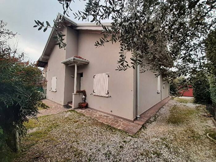 Casa con 5 locali in affitto in Via benaco, Raffa, Puegnago sul Garda