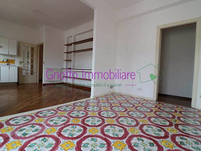 Appartamento trilocale in affitto in Via del Legno, Centro, Trapani