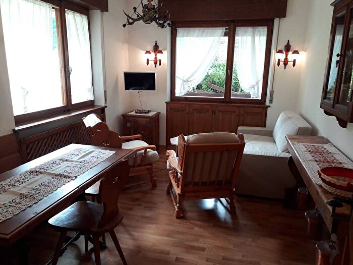 Appartamento quadrilocale in affitto in Frazione Peziè, Centro, Cortina dAmpezzo