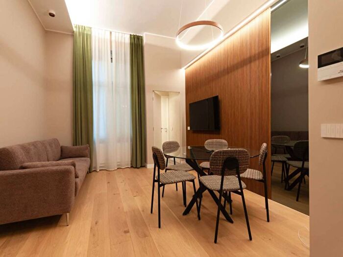 Appartamento trilocale in affitto in Via Nino Bixio, Piave Tricolore, Milano