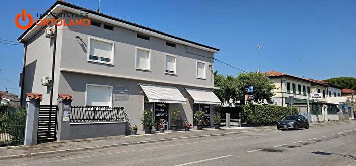 Casa con 11 locali in vendita in Via C Cosulich, Monfalcone