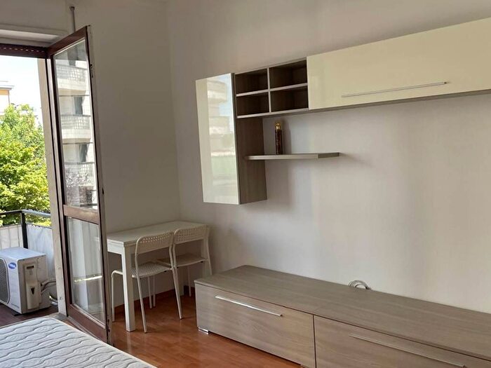 Appartamento monolocale in affitto in Via Cardinale Giuseppe Mezzofanti, Argonne Corsica, Milano