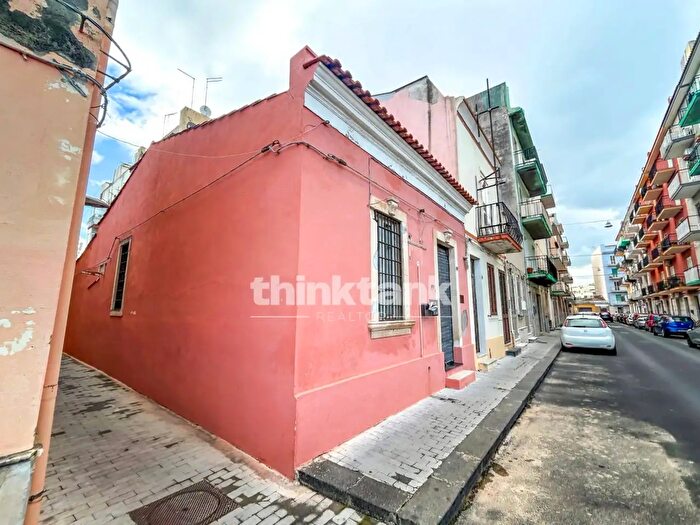 Appartamento trilocale in vendita in Via X Ottobre, Augusta