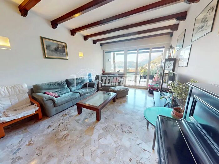 Appartamento quadrilocale in vendita in Via Tommaso Grossi, Como