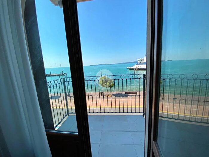 Appartamento trilocale in vendita in Lungolago Giuseppe Zanardelli, Toscolano Maderno