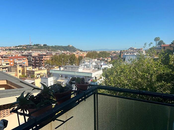 Appartamento trilocale in vendita in Viale Vaticano, Roma