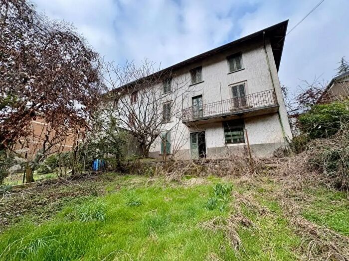 Casa quadrilocale in vendita in V Molini, Cene