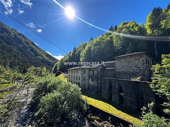 Casa con 20 locali in vendita in Via Rava Valtorta Bg, Valtorta