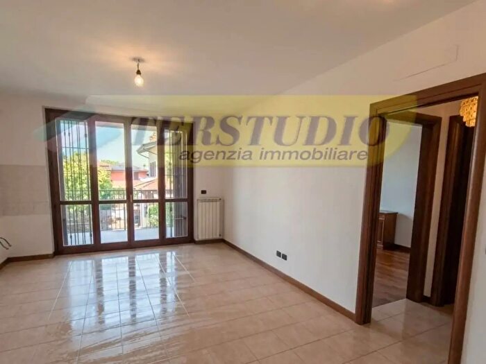 Appartamento trilocale in vendita in Via XI Febbraio Snc, Mapello