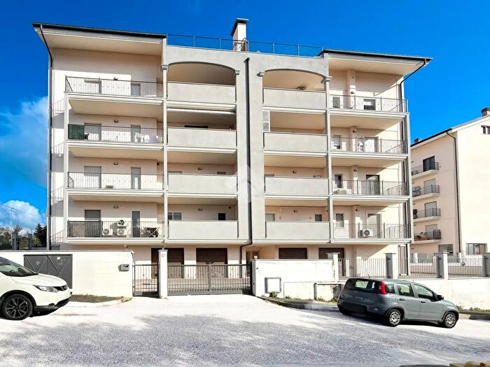 Appartamento trilocale in vendita in Via Filippo Molino, Chieti