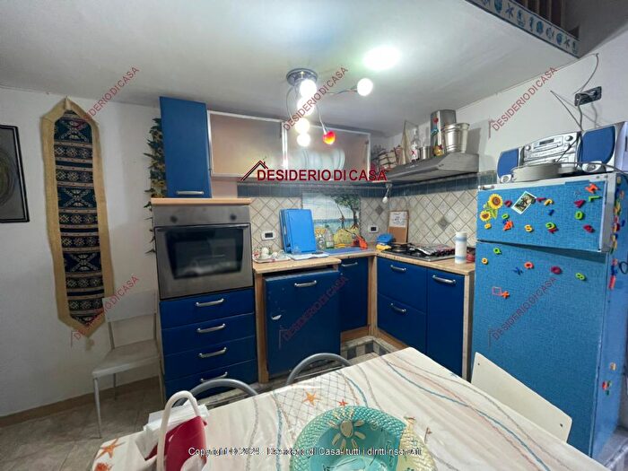 Appartamento bilocale in vendita in Campofelice Di Roccella