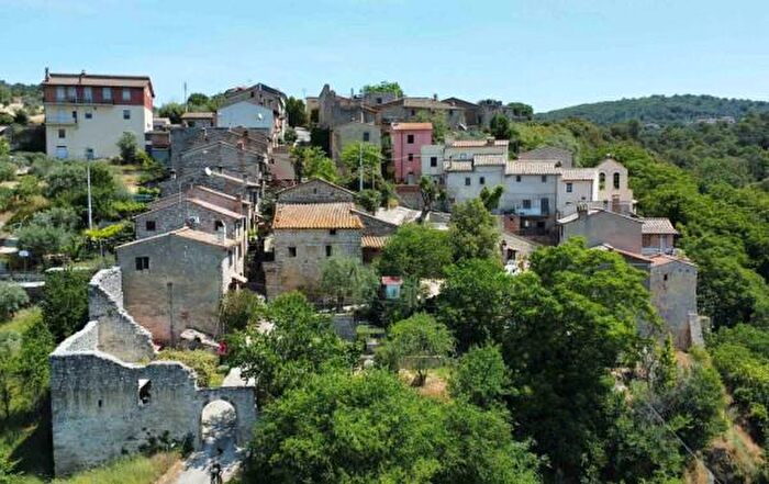 Casa con 6 locali in vendita in Strada di Fongalle, Narni