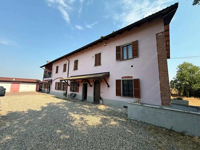 Appartamento con 5 locali in vendita in Pozzolo Formigaro