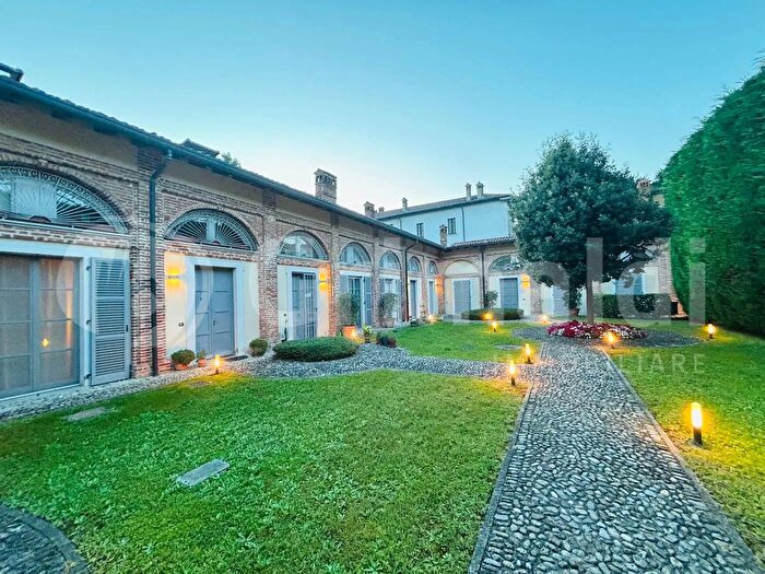 Appartamento trilocale in vendita in Via Diaz, Cassinetta Di Lugagnano