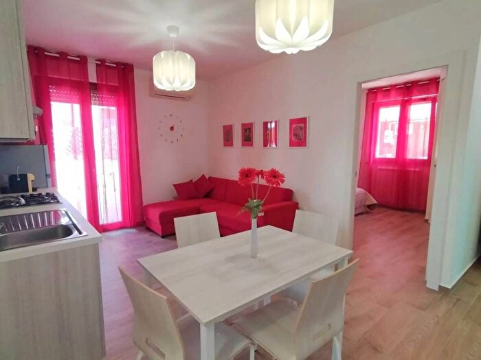 Appartamento trilocale in affitto in Via Litoranea, Zona Nuova Pratoranieri, Follonica