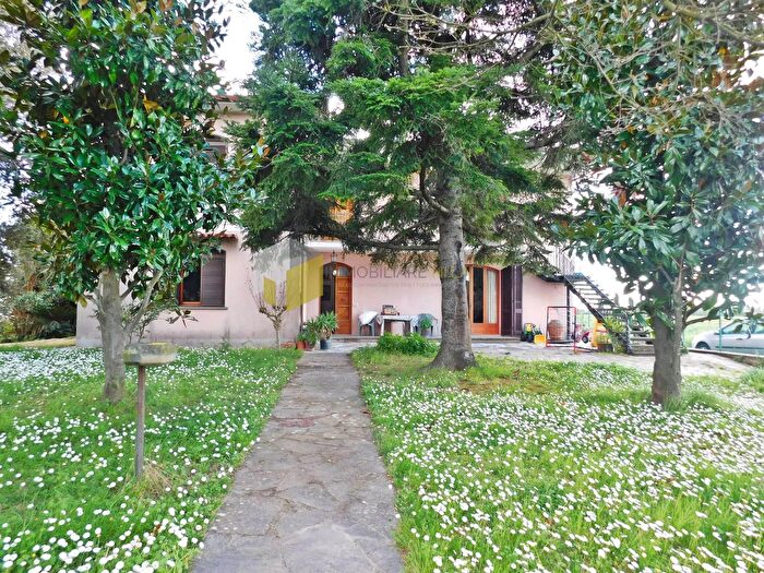 Casa con 10 locali in vendita in Bruno Buozzi, San Giuliano Terme
