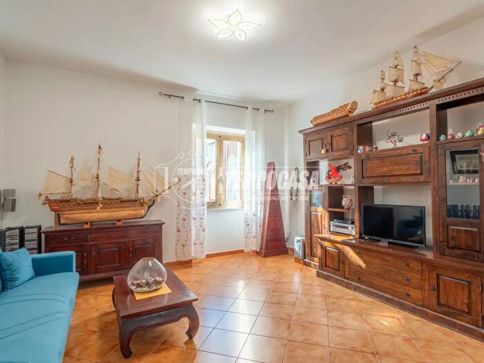 Appartamento trilocale in vendita in Via Massimo dAzeglio, Piombino
