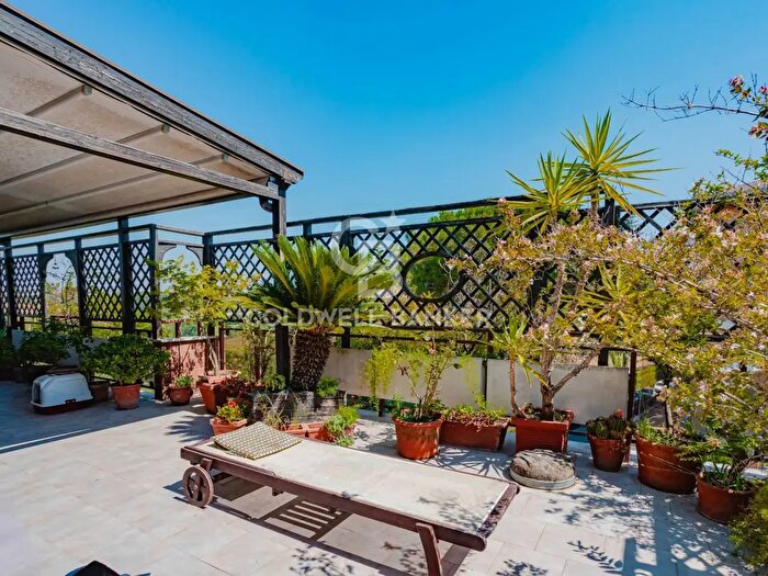 Appartamento quadrilocale in vendita in Via del Fontanile Arenato, Roma