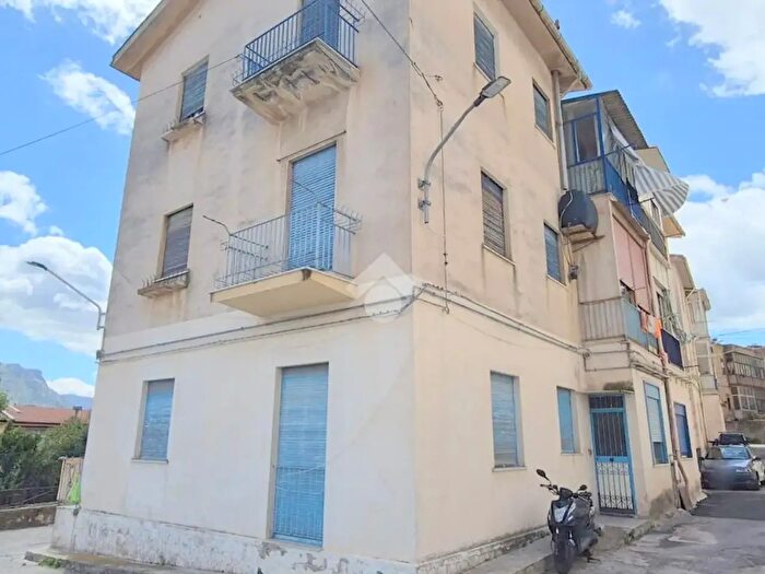 Appartamento trilocale in vendita in Via Filippo Turati, Monreale
