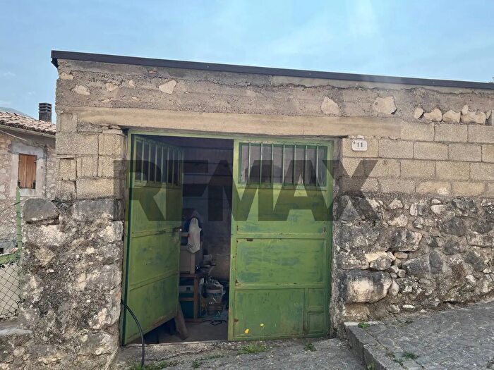 Casa bilocale in vendita in Civitella Alfedena