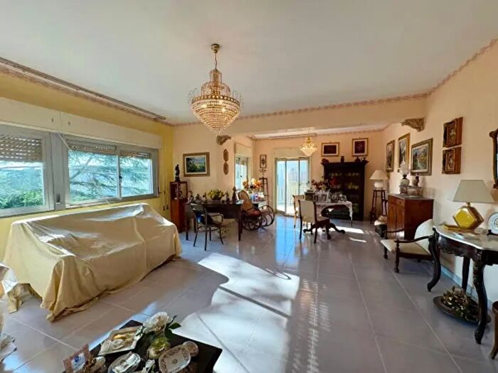 Appartamento con 6 locali in vendita in Stretto Montecroce, Barcellona Pozzo Di Gotto