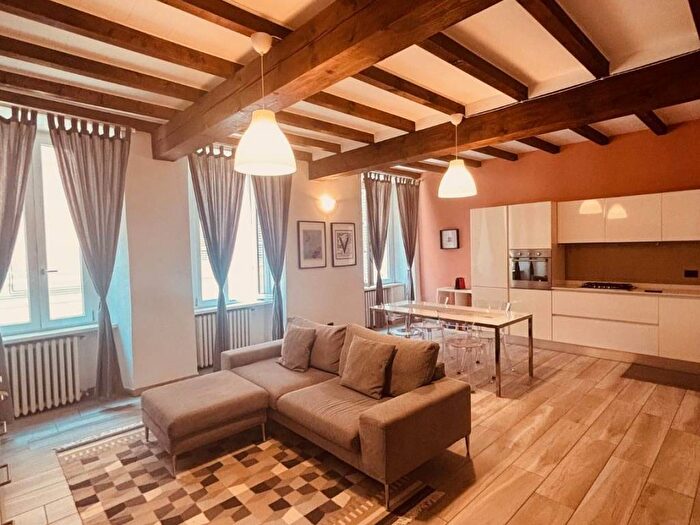 Appartamento bilocale in affitto in Borgo Montassù, Centro Storico, Parma