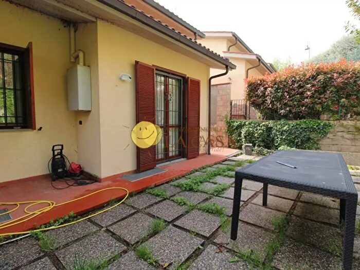 Casa con 6 locali in vendita in Figline e Incisa Valdarno