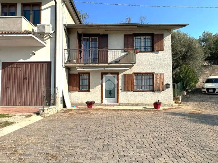 Casa trilocale in vendita in Contrada Santo Stefano, Castelgomberto