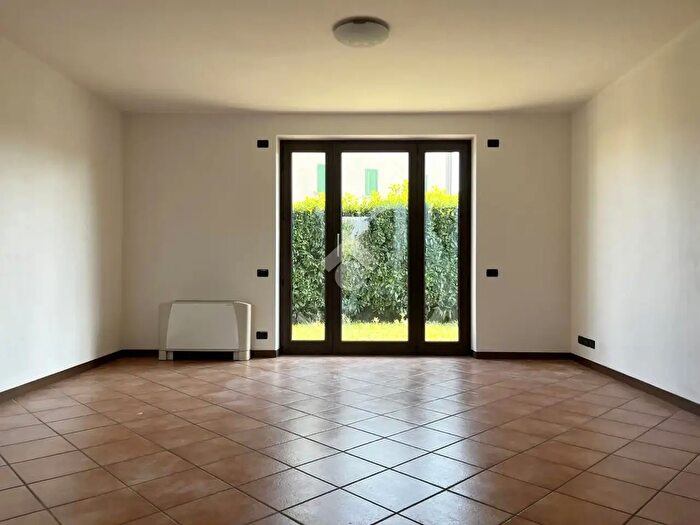 Appartamento trilocale in vendita in Via Mulini, Faloppio