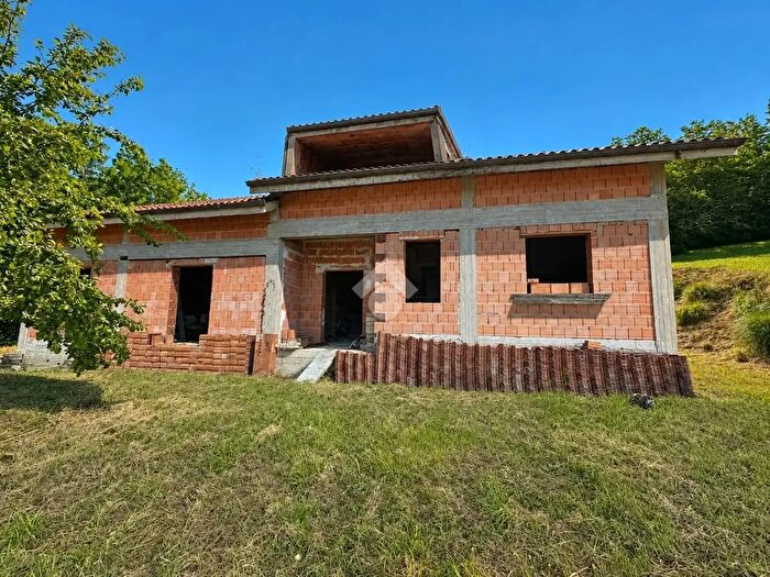 Casa con 6 locali in vendita in Via Vaglie, Cassino